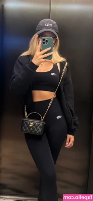 Davina Geiss [ davina-geiss ] - I thot you might like to see me wiggle and play with my tits in this