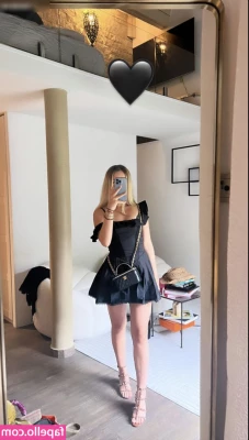 Davina Geiss [ davina-geiss ] - Before the shower tingz