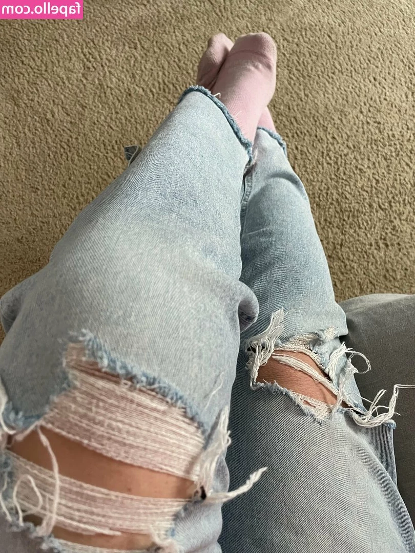 peachyamore1015 - Smell my pits and feet