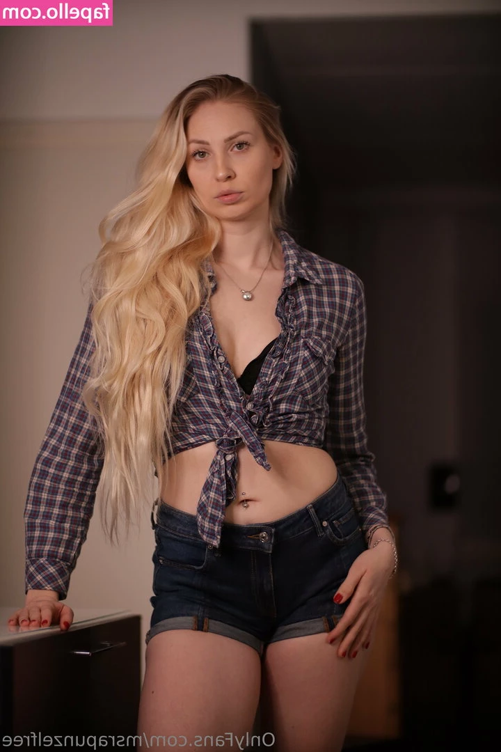 msrapunzelfree - Who s done work and ready to fuck me
