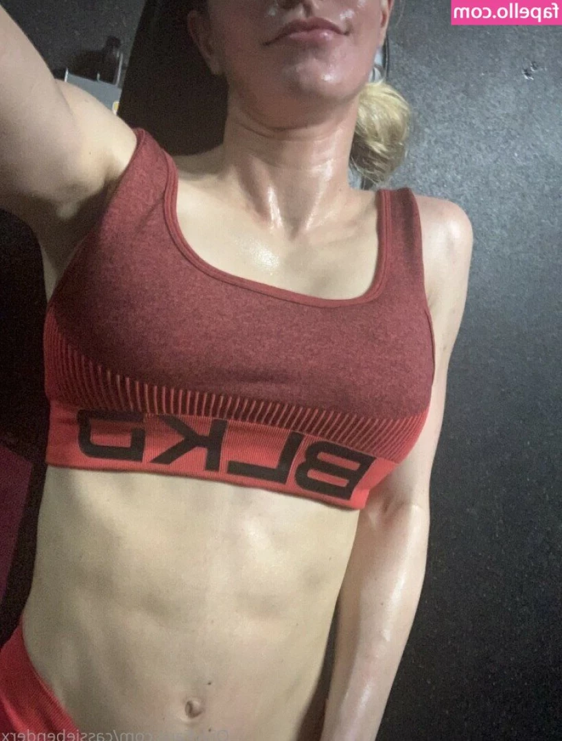 Cassie Bender [ cassie-bender ] - check your messages if you're tryna 💦
