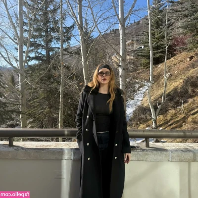 Erin Moriarty [ erin-moriarty ] - Just feeling cute while listening to Billy Idol… (Edit Greg Kihn