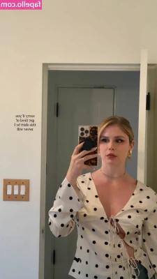 Erin Moriarty [ erin-moriarty ] - This is your sign to have a healthy snack 😈❤️️