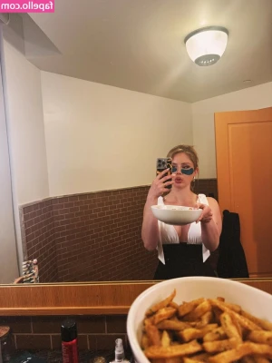 Erin Moriarty [ erin-moriarty ] - A little shake chug and belly check in 😋