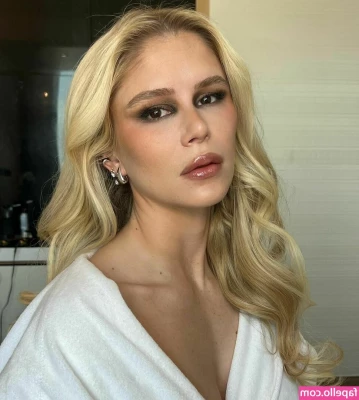 Erin Moriarty [ erin-moriarty ] - So hot 😍