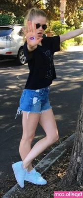 Erin Moriarty [ erin-moriarty ] - Who wants to get it out