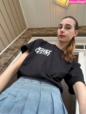 blissfulellie - Happy Valentine s Day  who s sucking this for me
