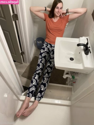 blissfulellie - Come you know you wanna watch me fuck my tight pussy