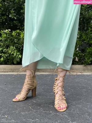 blissfulellie - Are all my pics uploading sideways for you guys too?