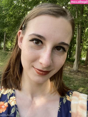 blissfulellie - I need a real man🙄