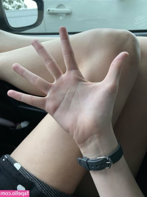 blissfulellie - send me a dm if you would kiss these little titties