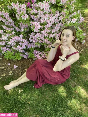 blissfulellie - How do I look?