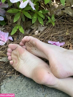 blissfulellie - This account is managed and answered by ME. I don’t have someone