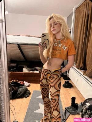 Milk_Baddie [ milk-baddie ] - You like the back?