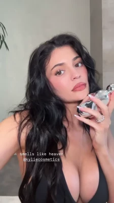 Kylie Jenner [ kylie-jenner-1 ] - Hiiii