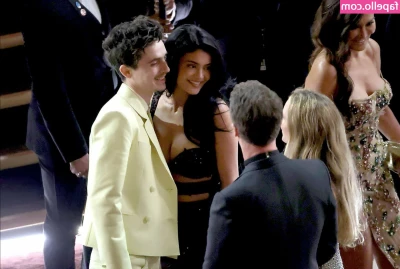 Kylie Jenner [ kylie-jenner-1 ] - Oh hiii have you missed me I think you should tell me all about it in