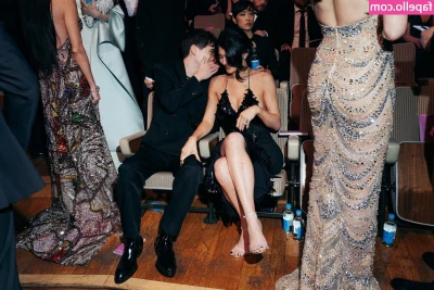 Kylie Jenner [ kylie-jenner-1 ] - I want you to tell me what feet fetish you have    Comments below
