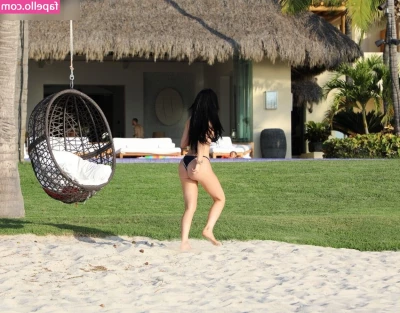Kylie Jenner [ kylie-jenner-1 ] - Controluce