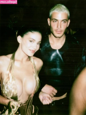 Kylie Jenner [ kylie-jenner-1 ] - DM me for a closer look and exclusive content xx
