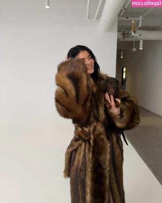 Kylie Jenner [ kylie-jenner-1 ] - Just relaxing and enjoying the day  What s everyone up to