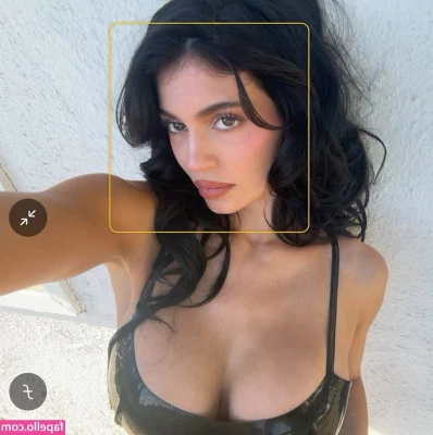 Kylie Jenner [ kylie-jenner-1 ] - $135 for 10 min private video call, the best offer I ever had, if you