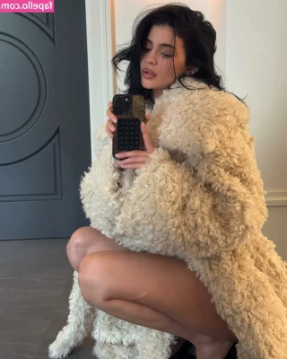 Kylie Jenner [ kylie-jenner-1 ] - Take me  Tómame