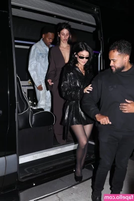 Kylie Jenner [ kylie-jenner-1 ] - I would get new pants but I like my muffin top