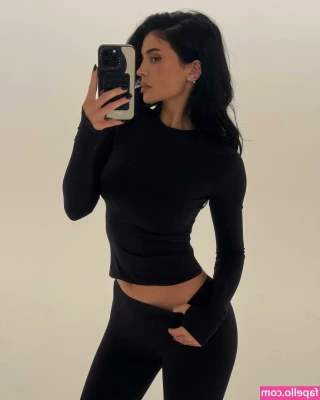Kylie Jenner [ kylie-jenner-1 ] - Just finished with my new toy 🥰😈🍆