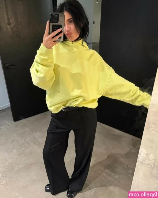 Kylie Jenner [ kylie-jenner-1 ] - JOI IN HEELS W/ COUNTDOWNYour girlfriend gives you a nice gift before