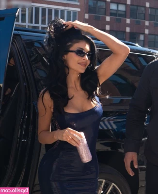 Kylie Jenner [ kylie-jenner-1 ] - I was so horny this morning so I played with myself