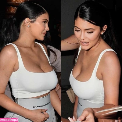 Kylie Jenner [ kylie-jenner-1 ] - You can find the same shot and many more naked pics on the site 