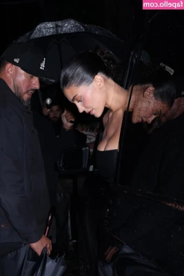 Kylie Jenner [ kylie-jenner-1 ] - 190