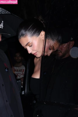 Kylie Jenner [ kylie-jenner-1 ] - Siempre quiero que me des  I always want you to give me