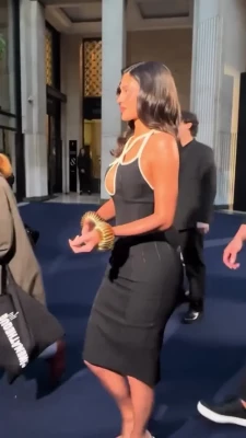 Kylie Jenner [ kylie-jenner-1 ] - Can t help it when I look at you like that