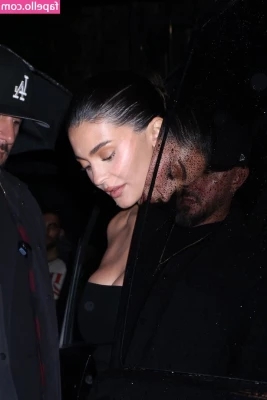 Kylie Jenner [ kylie-jenner-1 ] - I love fucking this stud    Incredibly handsome  fun to chat with