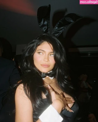 Kylie Jenner [ kylie-jenner-1 ] - Have a nice day. 😊🔥🍑🙈