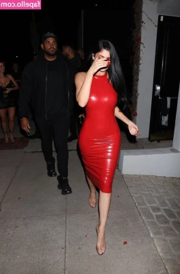 Kylie Jenner [ kylie-jenner-1 ] - boom... you guessed it... always the big black one! x