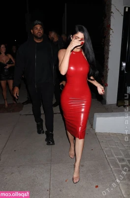 Kylie Jenner [ kylie-jenner-1 ] - Just curious...front or back first? 🤭💗