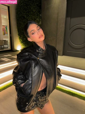 Kylie Jenner [ kylie-jenner-1 ] - New 3 minute long Me love taking that BTC Big Turkish sausage! Heaven