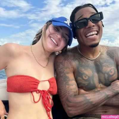 Bobbi Althoff [ bobbi-althoff-1 ] - Im pretty good at flashing my tits  wanna see  Heres 10 different tit
