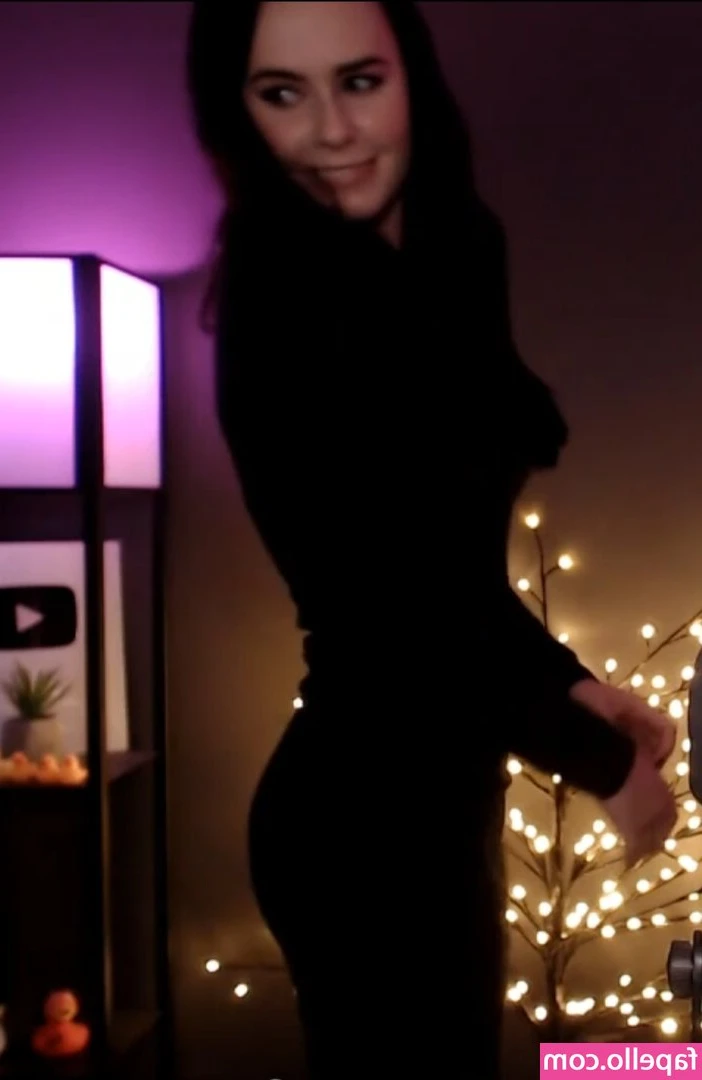 HeyHelen ASMR [ heyhelen-asmr ] - A really nice fan bought me these super cute & sexy shorts. If