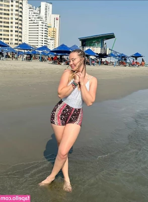 Kylie King [ kylie-king ] - AD  7 Big tittie slut is ready for you cum all over her    what I