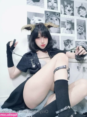 kyokoyaki - A dose of Christmas with a little horror 🤡 🍑🖤❤️