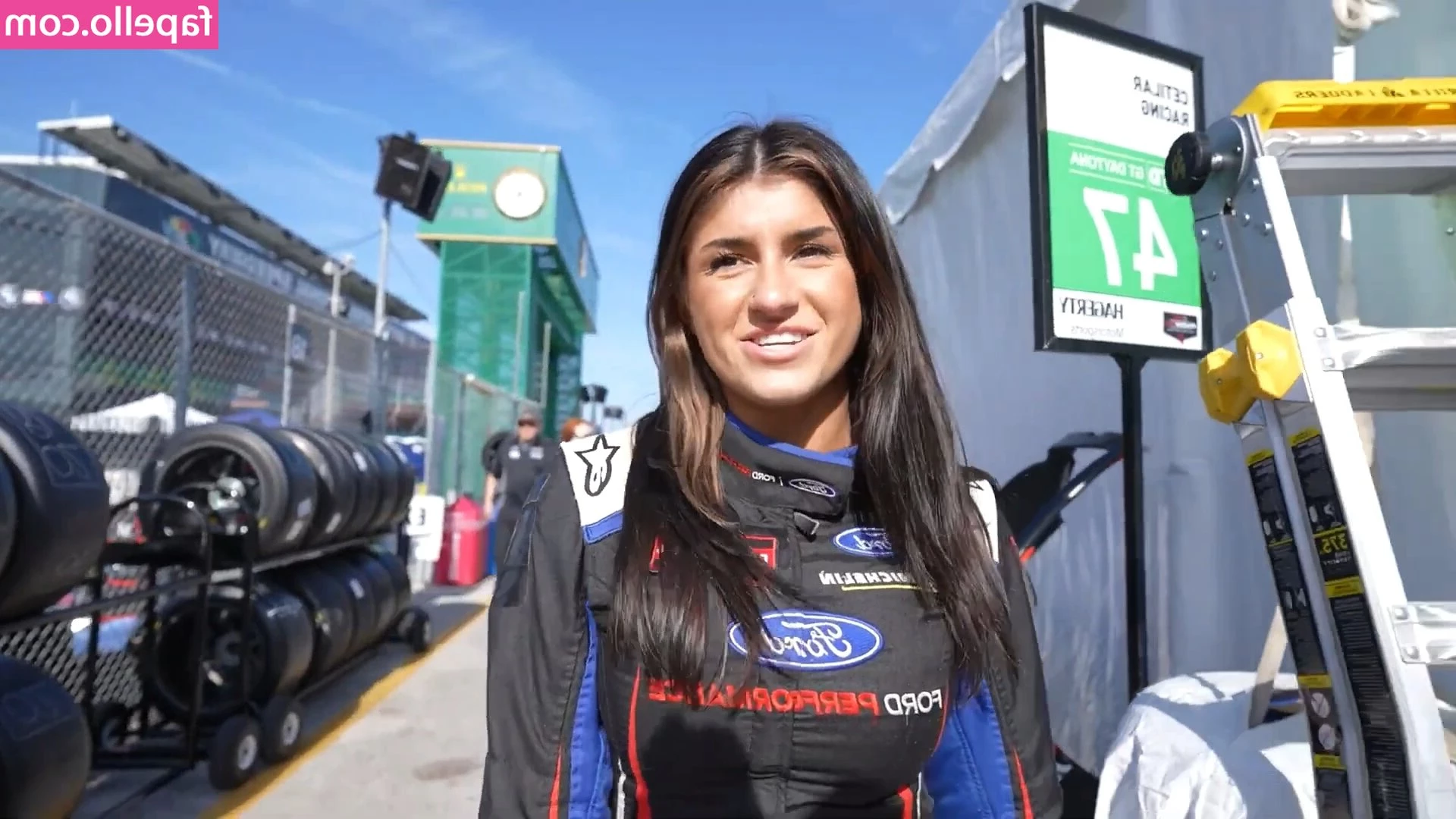 Hailie Deegan [ hailie-deegan ] - sending out FREE gifts to everyone with Auto Renew on  Don t forget