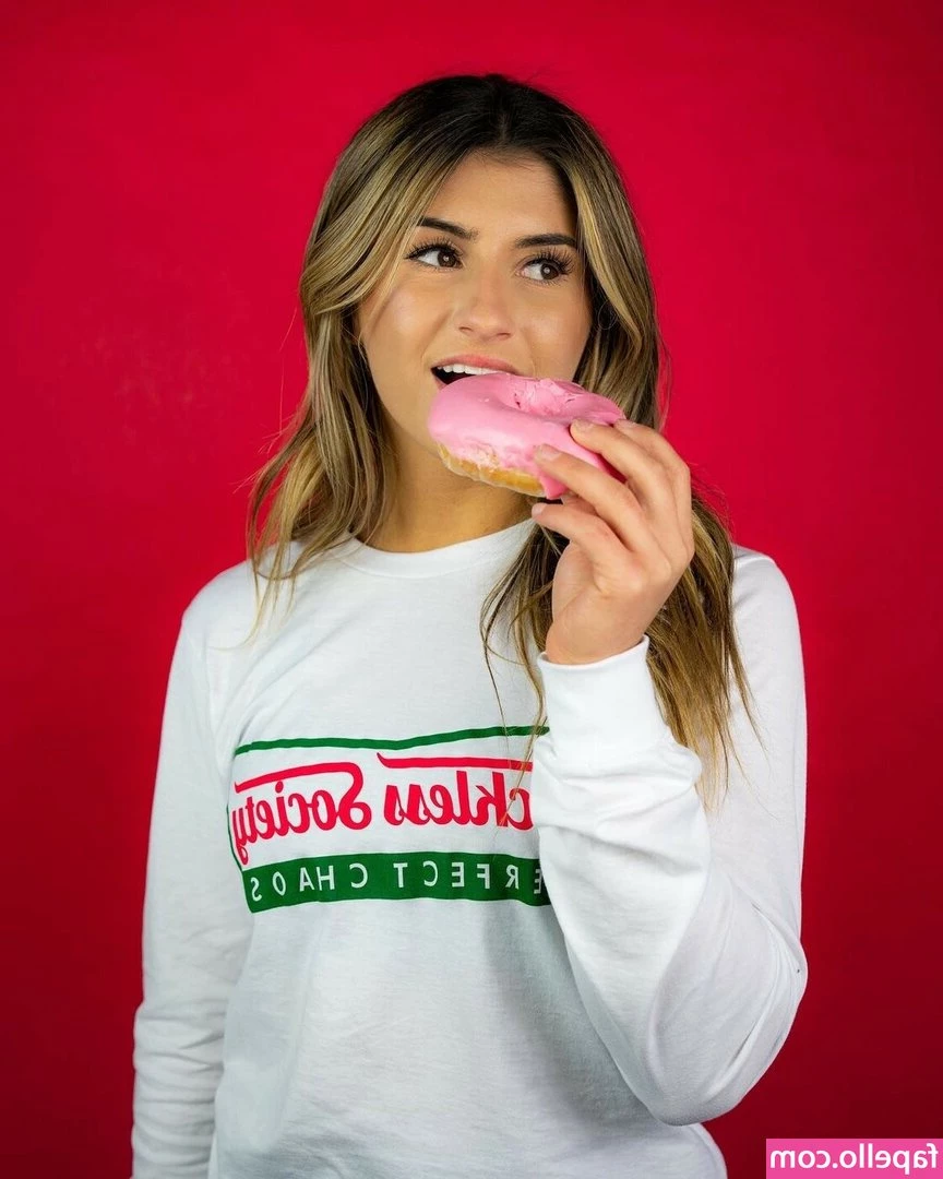 Hailie Deegan [ hailie-deegan ] - about to send out a message with a bunch of pictures like this but a