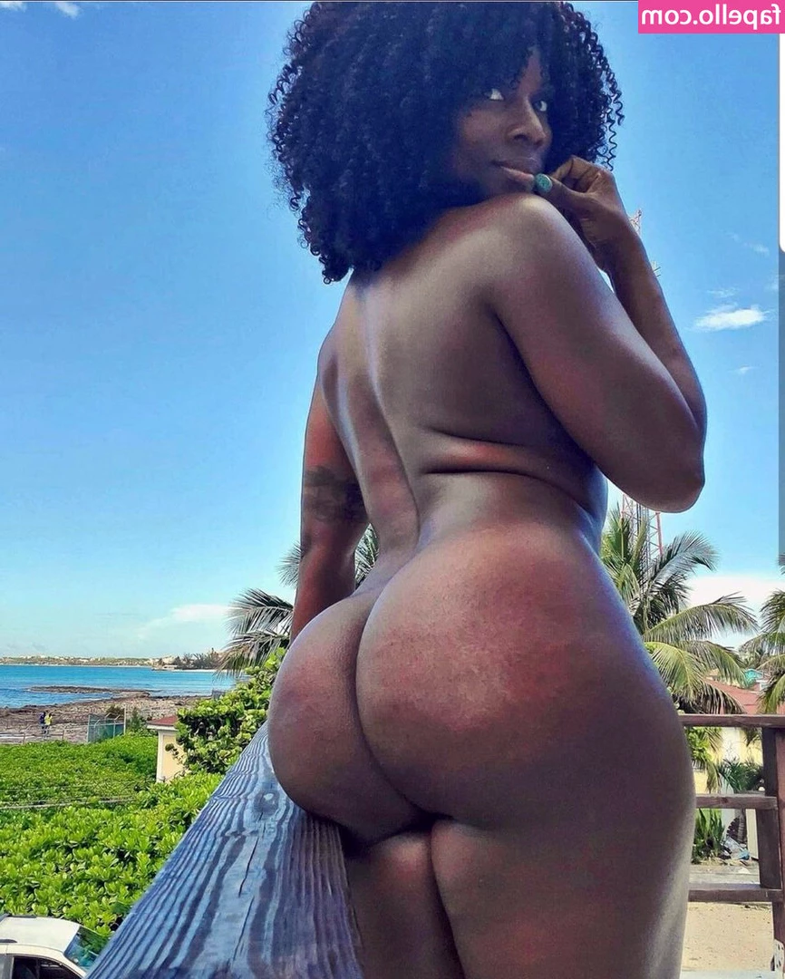 Ebony Booty [ ebony-booty ] - What would you do to deserve to be at my feet