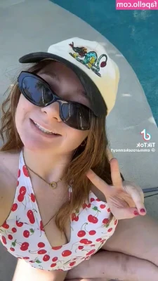 Emma Kenney [ emma-kenney ] - Let turn up! I’m so horny dm me I’ll strip for you!😈🥵