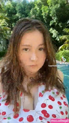 Emma Kenney [ emma-kenney ] - Doggy fun 🐶