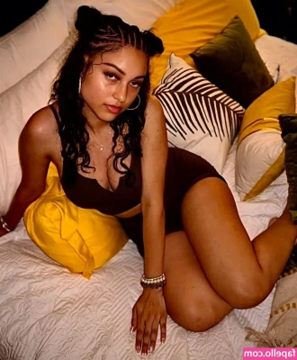 Jadeli Rosa [ jadeli-rosa ] - Do you wanna snuggle up and make out? 💋🫦