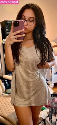 Jadeli Rosa [ jadeli-rosa ] - here, have a poorly lit nude from my childhood bedroom 😌